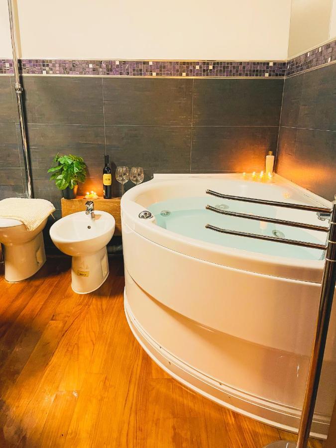 Trevi Fountain Luxury Guest House Рим Екстер'єр фото